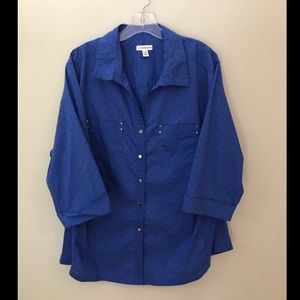 3/$20 Sale! Polka dot blouse